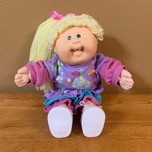 Vintage Cabbage Patch Kids Designer Line Doll W Lemon Hair HM19 In Button Dress